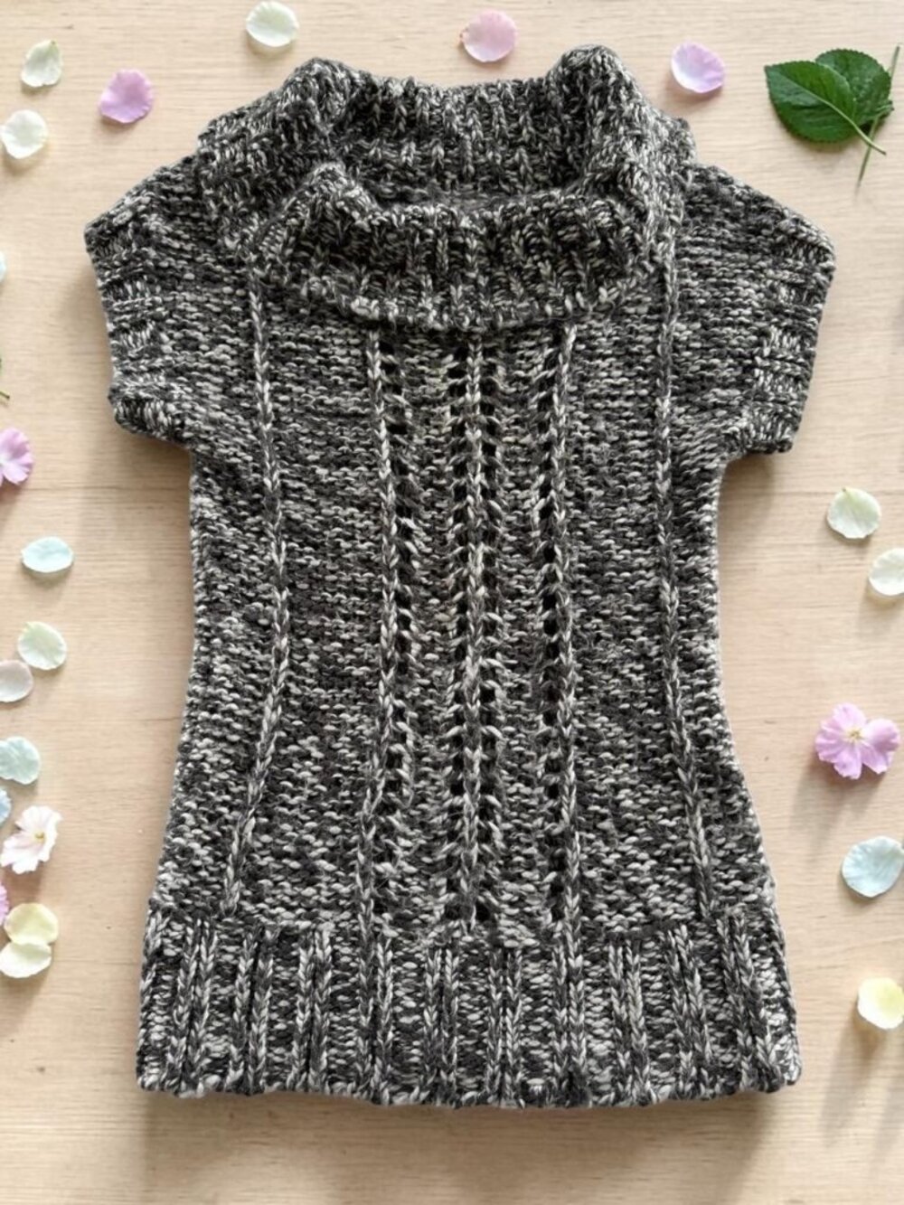 Mudd Y2K Loose Knit Cowl Neck Short‎ Sleeve Sweater Juniors Size S Gray Sparkle